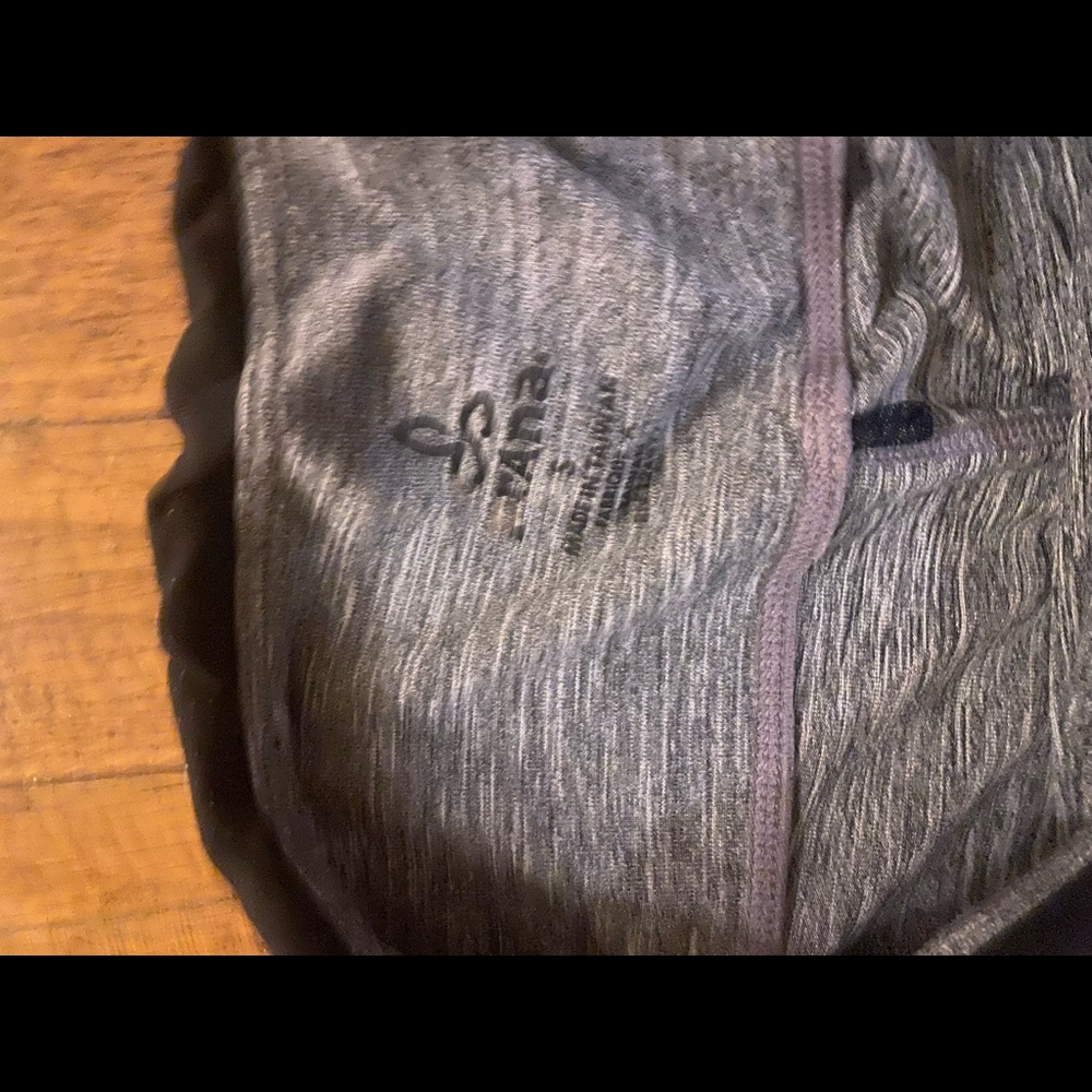 Prana size small heather grey cropped leggings with side detail - Picture 4 of 5
